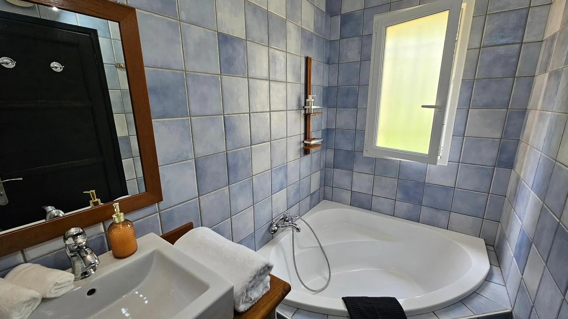 Belle Maison Familiale 6 Ou 8 Personnes Avec Piscine Montauroux 0*,  France